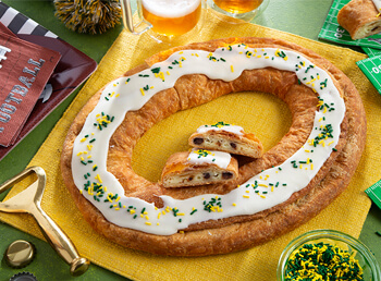 https://www.ohdanishbakery.com/images/products/frozen-tundra-kringle-s.jpg