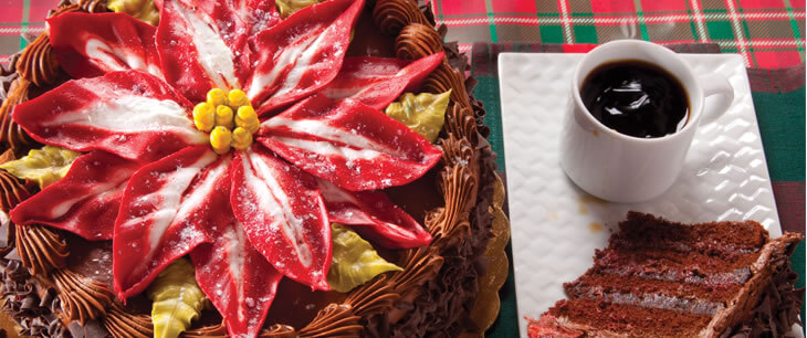 King's Poinsettia Cake