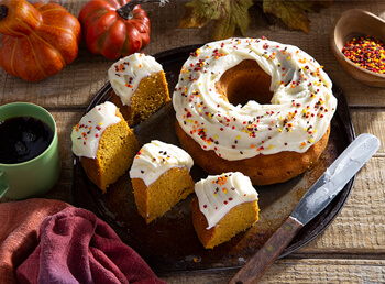 Pumpkin Crown Cake