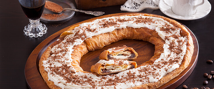 https://www.ohdanishbakery.com/images/products/tiramisu-kringle-l.jpg