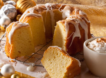 White Christmas Crown Cake